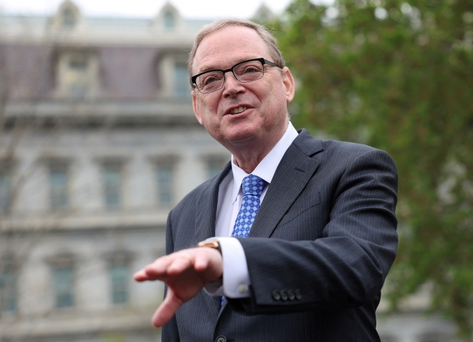 Cố vấn kinh tế Nhà Trắng Kevin Hassett tại Nhà Trắng. Ảnh: Reuters