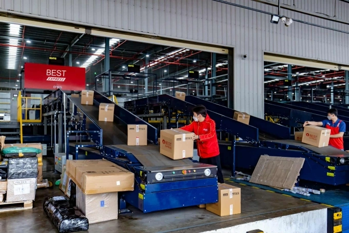 Kho phân loại hàng của Best Express. Ảnh: Quỳnh Trần