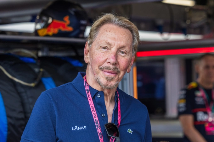 Chủ tịch kiêm Giám đốc Công nghệ Oracle Larry Ellison tại Giải đua Công thức 1 ở Anh. Ảnh: Reuters