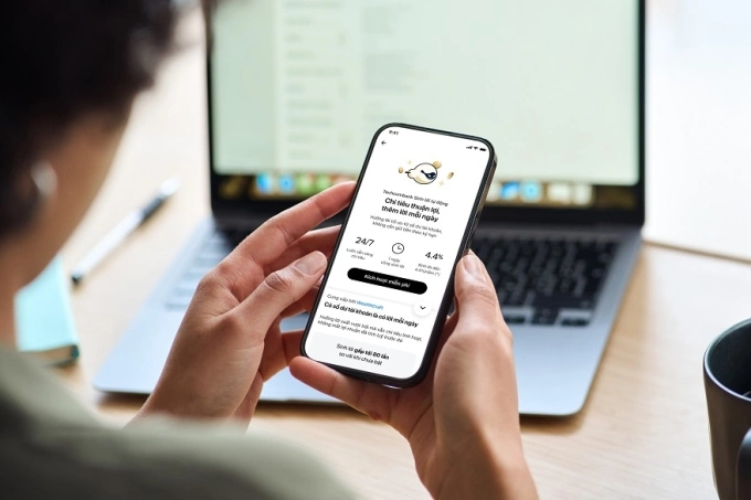 Chủ thẻ có thể chủ động bật Sinh lời tự động trên Techcombank Mobile. Ảnh: Techcombank