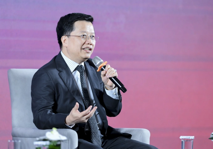 Ông Nguyễn Hưng, CEO TPBank chia sẻ tại tọa đàm Cơ hội vươn mình từ chuyển đổi số: Câu chuyện tiên phong từ ứng dụng VNeID và ngành Tài chính Ngân hàng. Ảnh: TPBank