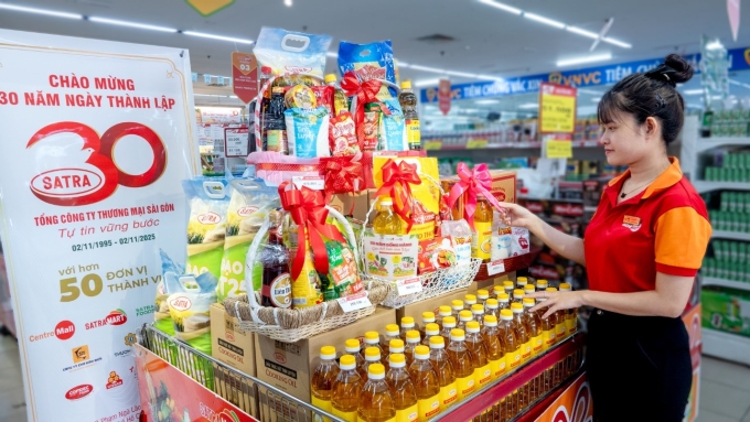 Nhiều chương trình giảm giá sâu cho nhiều mặt hàng thiết yếu, nhân kỷ niệm 30 năm thành lập SATRA đang được triển khai tại hệ thống bán lẻ SATRA. Ảnh: SATRA