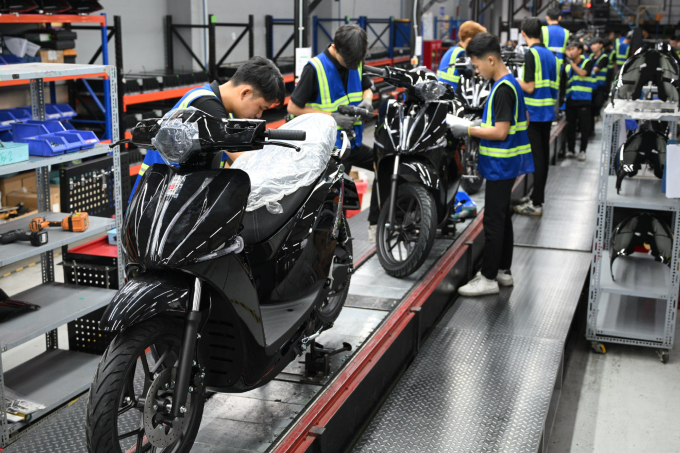 Một công đoạn trong quy trình lắp ráp của Dat Bike. Ảnh công ty cung cấp