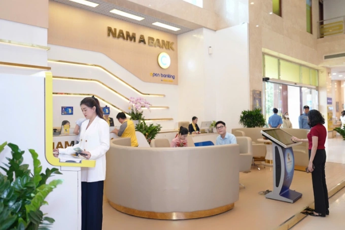 Không gian giao dịch hiện đại, ứng dụng công nghệ cao của Nam A Bank. Ảnh: Nam A Bank