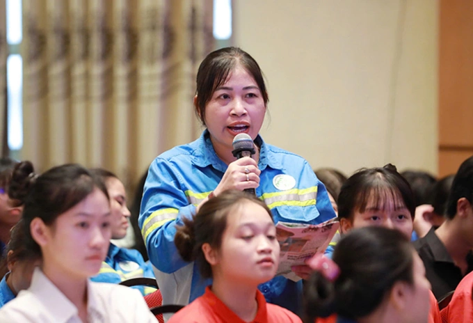 Bà Lương Thị Hương, công nhân môi trường Urenco, tại sự kiện. Ảnh: Lao Động