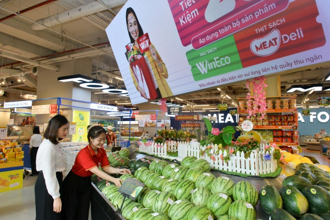 Khách hàng mua sắm tại hệ thống cửa hàng WinCommerce. Ảnh: Masan