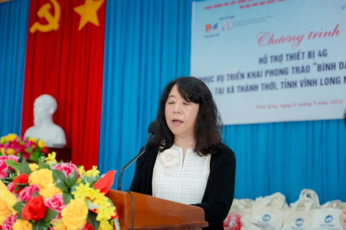 Bà Wu Waishan - Giám đốc tài chính, Công ty CloudMosa phát biểu tại chương trình.