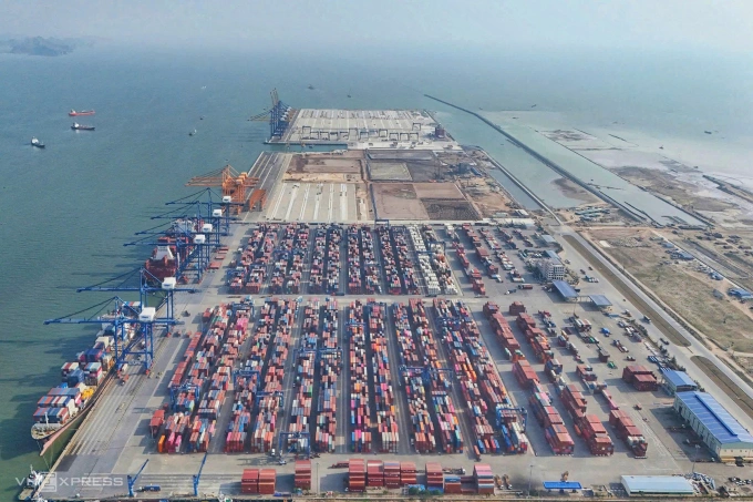 Một góc cảng Lạch Huyện, nơi sẽ hình thành khu thương mại tự do ở Hải Phòng, tháng 1/2025. Ảnh: Lê Tân
