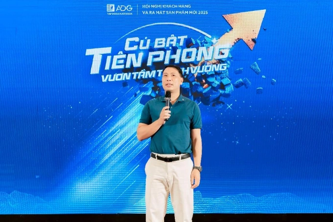 Ông Hoàng Thanh Tùng, Giám đốc khối kinh doanh - Tập đoàn Austdoor chia sẻ tại sự kiện. Ảnh: Austdoor