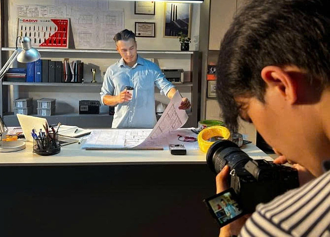 Chipu check-in với Skyled Sài Gòn. Ảnh: Bizman