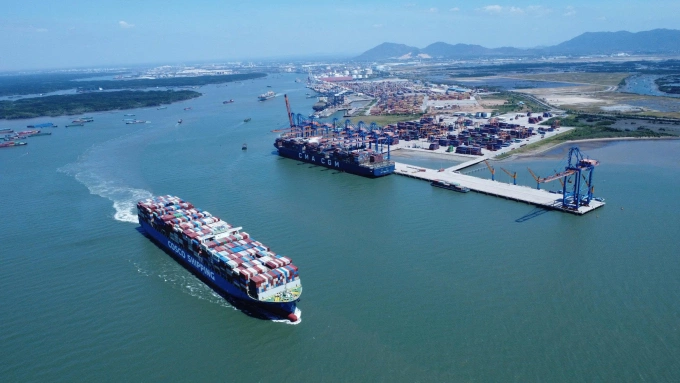 Ảnh: Tàu container cập khu cảng Cái Mép - Thị Vải ở phường Tân Phước. Ảnh: Hà Nguyễn