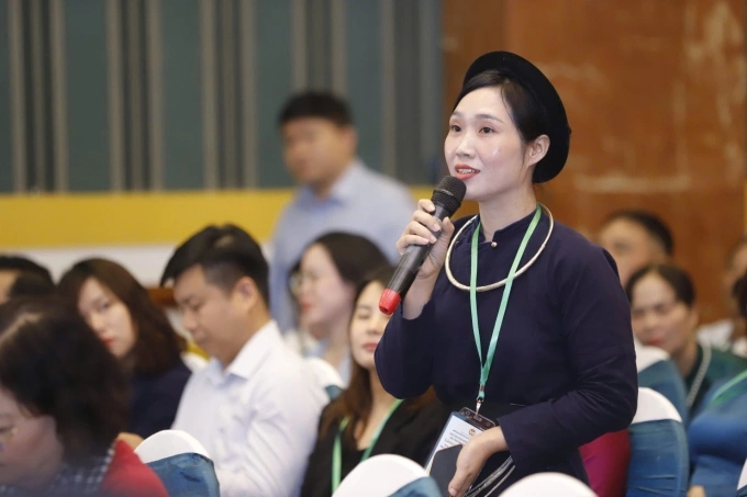 Chị Vương Thị Thương, Giám đốc Hợp tác xã Nông sản Toàn Thương (Lạng Sơn), phát biểu tại hội nghị, ngày 1/10. Ảnh: Báo Dân Việt