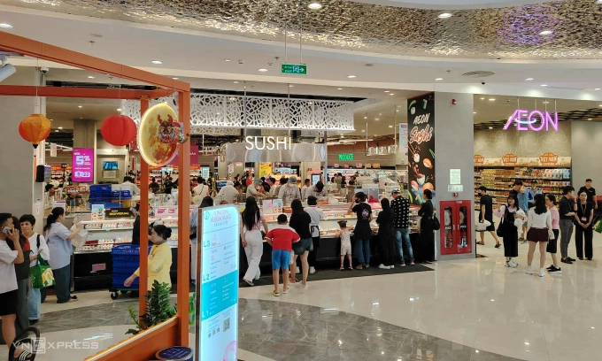Trung tâm bách hóa tổng hợp và siêu thị Aeon Văn Giang, Hưng Yên, ngày 2/10. Ảnh: Thủy Trương