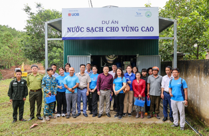 Hệ thống lọc nước do ngân hàng trao tặng mang đến nguồn nước sạch cho hơn 1000 người dân Tà Đùng. Ảnh: UOB