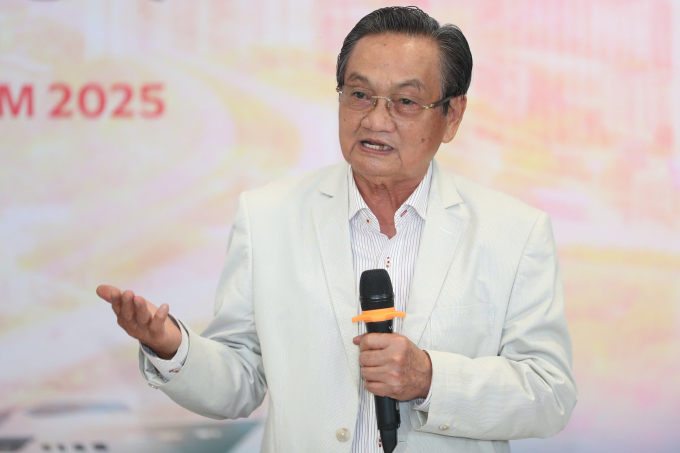 TS Trần Du Lịch phát biểu tại hội thảo sáng 9/10. Ảnh: Người Lao Động