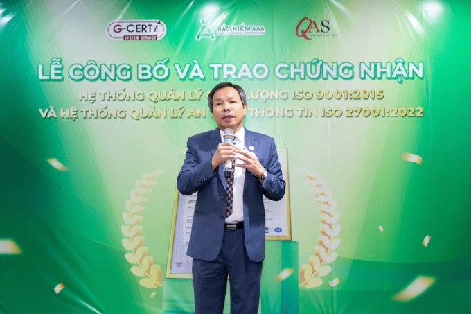 Ông Trần Doãn Đạt, Phó Chủ tịch Thường trực HĐQT kiêm Tổng giám đốc phát biểu tại Lễ công bố và trao chứng nhận. Ảnh: Bảo hiểm AAA