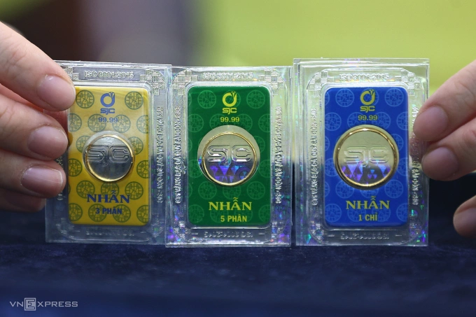 Vàng nhẫn trơn bán tại trụ sở SJC ở quận 3, tháng 3/2025. Ảnh: Quỳnh Trần