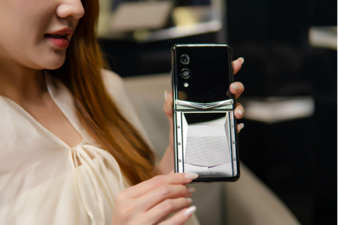 Một mẫu Vertu cá nhân hóa độc bản. Ảnh: Vertu Việt Nam