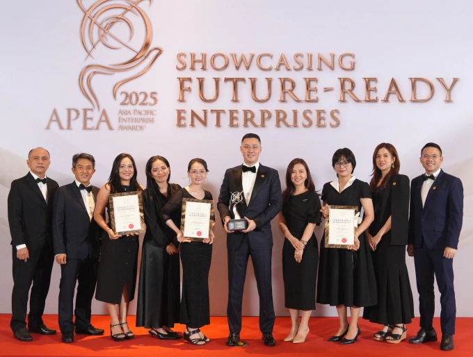 Đại diện Filmore Development tại lễ trao giải thưởng APEA 2025. Ảnh: Filmore Development
