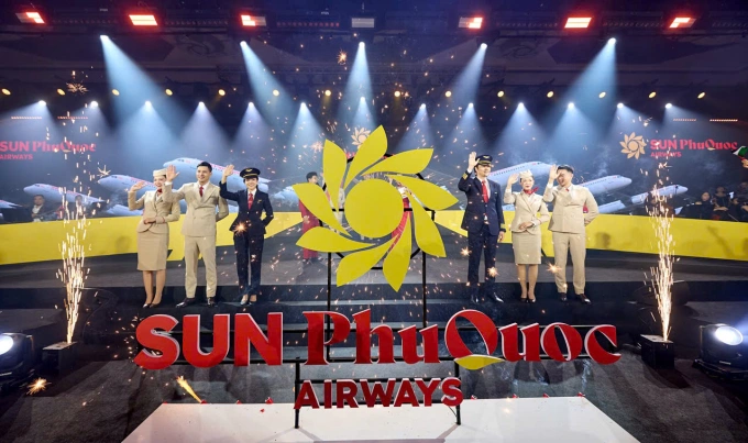 Khoảnh khắc hãng ra mắt nhận diện thương hiệu tối 15/10. Ảnh: Sun Group
