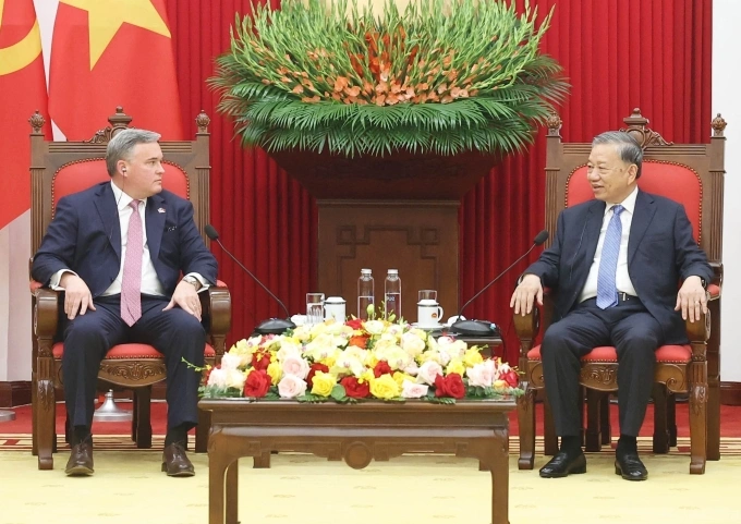 Tổng Bí thư Tô Lâm tiếp ông Eric Hambly, Chủ tịch HĐQT kiêm Tổng giám đốc điều hành Tập đoàn Murphy Oil. Ảnh: TTXVN