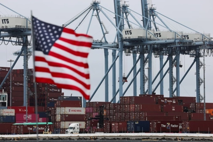 Container tại cảng Long Beach ở California tháng 7/2025. Ảnh: Reuters