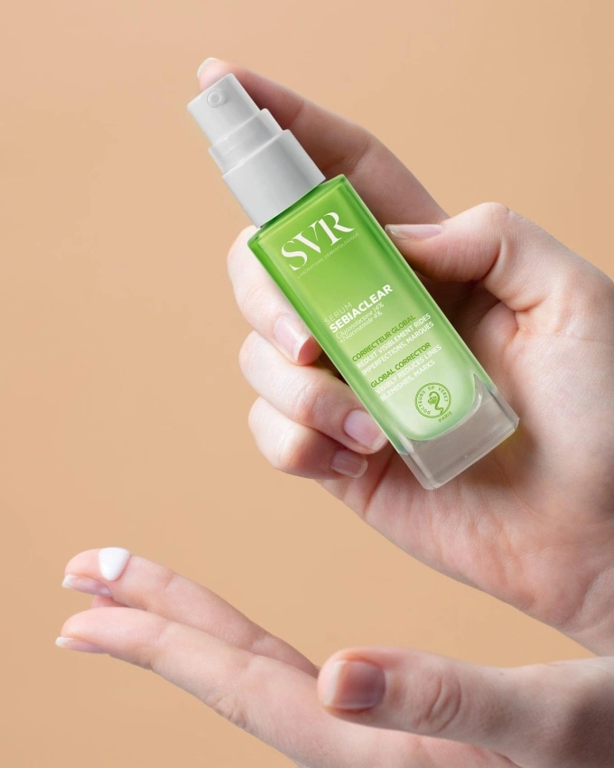 Dòng Sebiaclear Serum chứa 14% Gluconolactone, 4% Niacinamide cùng phức hợp Retinoid-Like + Hyaluronic Acid. Ảnh: SVR