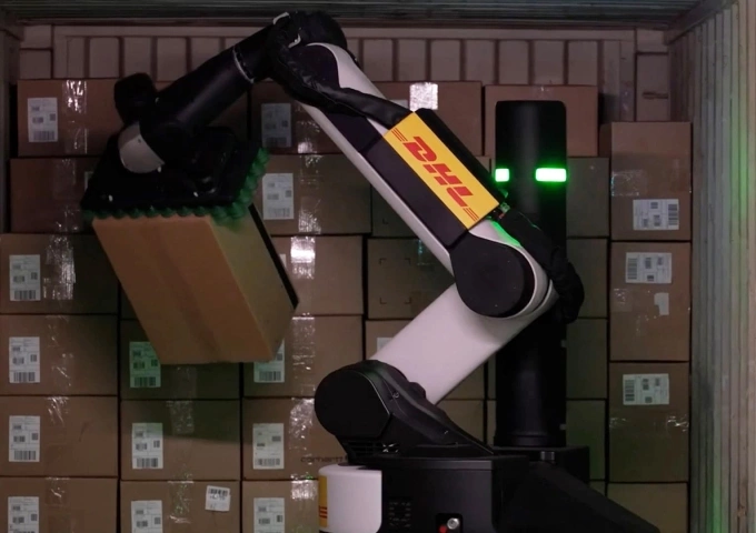 Robot của DHL đang xếp hàng. Ảnh: DHL