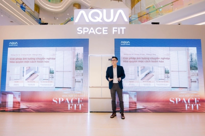 Ông Đỗ Quang Dũng - Giám đốc Ngành hàng tủ lạnh giới thiệu sản phẩm. Ảnh: Aqua Việt Nam