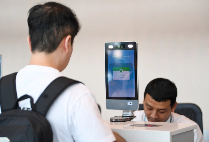 Hành khách được khuyến khích thực hiện check in online. Ảnh: Vietnam Airlines