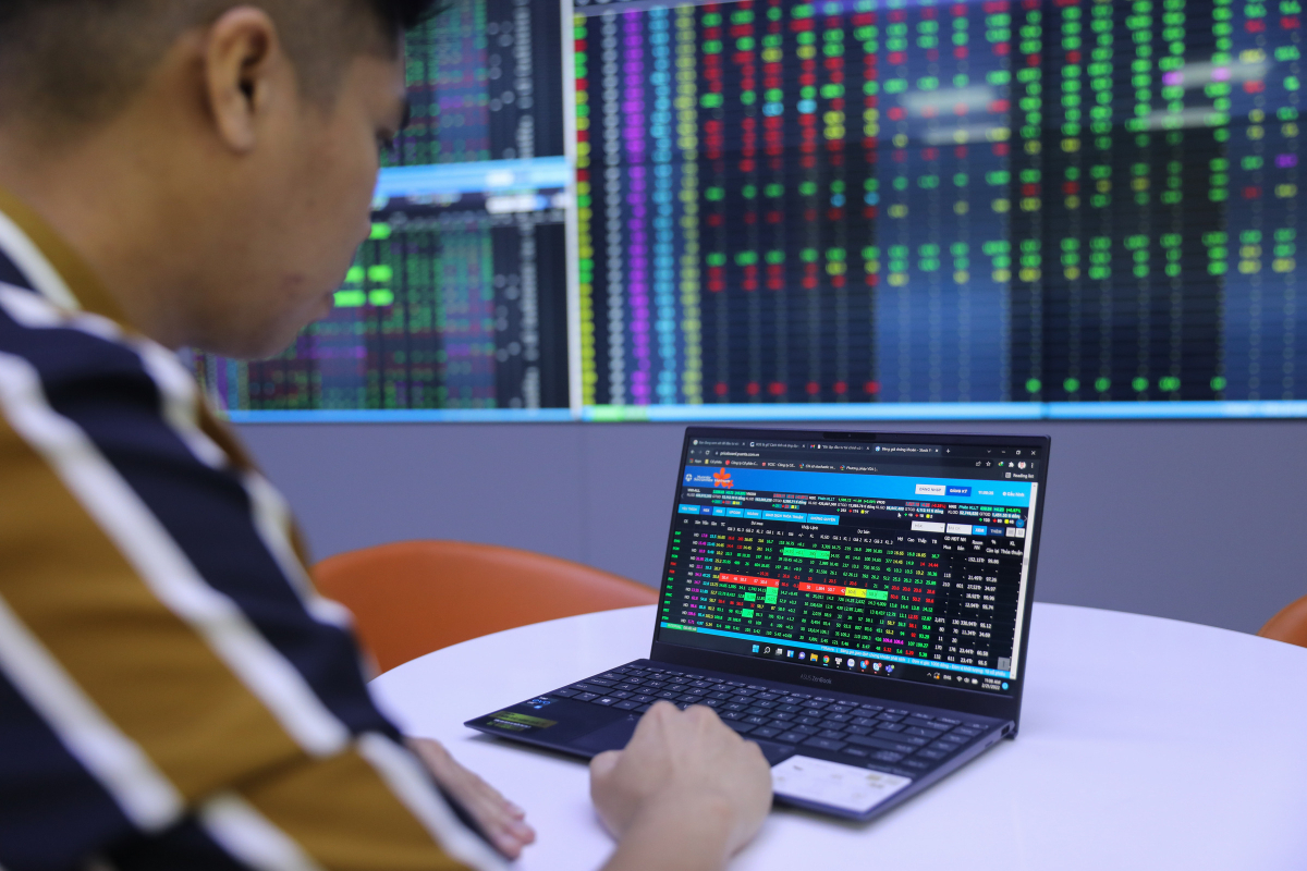 VN-Index tăng mạnh hai phiên liên tiếp