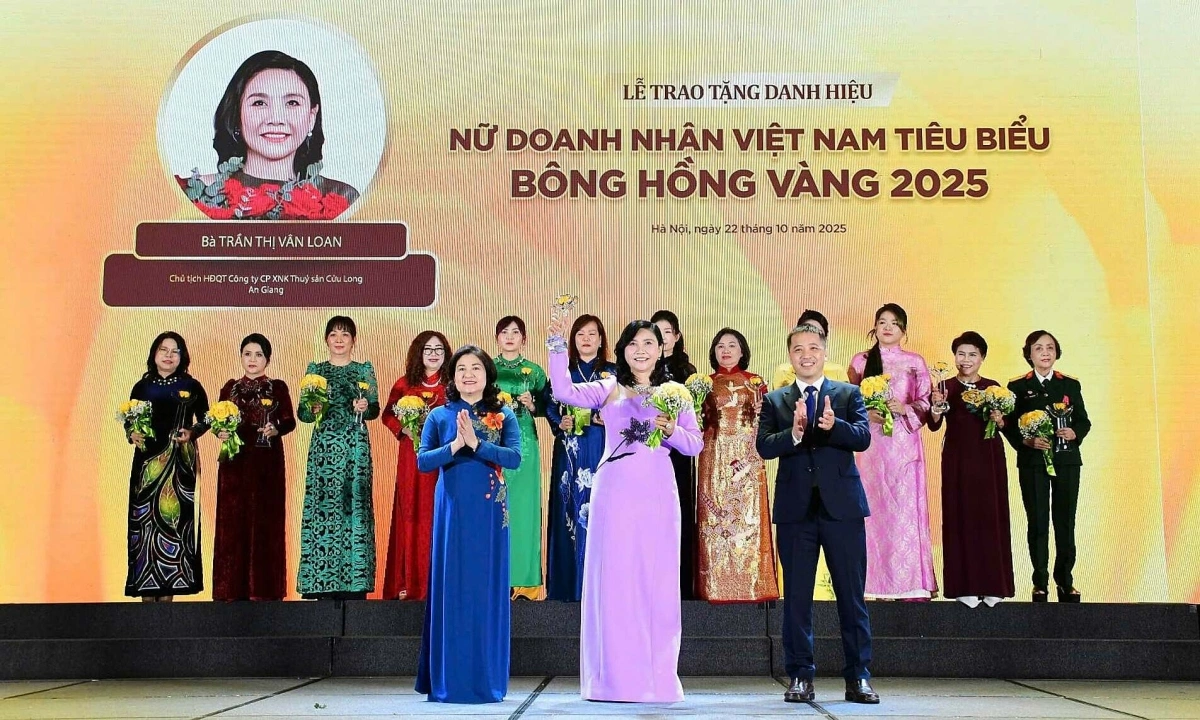 Chủ tịch CL-Fish nhận giải thưởng Bông hồng vàng 2025
