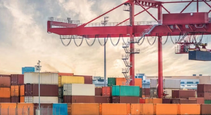 Các doanh nghiệp giao hàng và nhà cung cấp dịch vụ 3PL đang tăng cường hợp tác chiến lược, ứng dụng công nghệ mới để nâng cao hiệu quả chuỗi cung ứng toàn cầu. Ảnh: