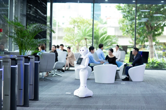 Giao dịch viên AI được triển khai tại chi nhánh KienlongBank. Ảnh: KienlongBank