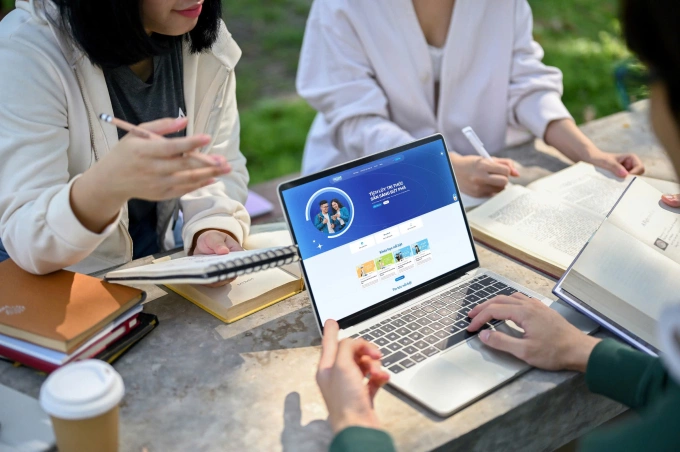 Cổng thông tin tài chính số Thanh niên xanh - Hành động nhanh. Ảnh: Sacombank