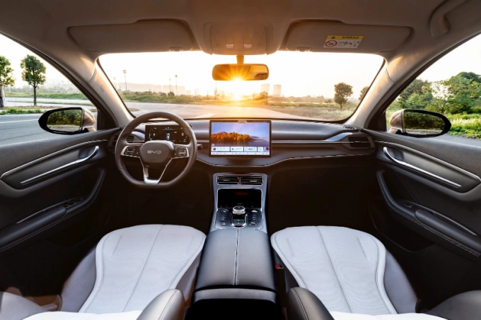 Không gian nội thất Seal 5. Ảnh: BYD