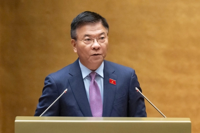 Phó thủ tướng Lê Thành Long phát biểu trước Quốc hội. Ảnh: Media Quốc hội