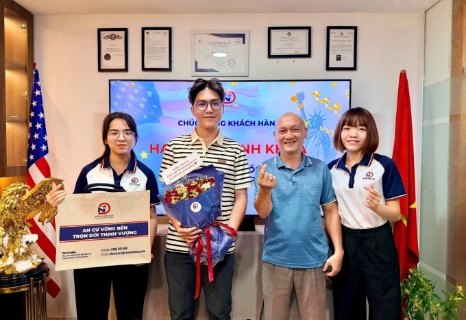 Anh Hạ Hoàng Anh Khoa, một trong những khách hàng ký hợp đồng thành công chương trình EB-3 với Newland USA trong tháng 10. Ảnh: Newland USA