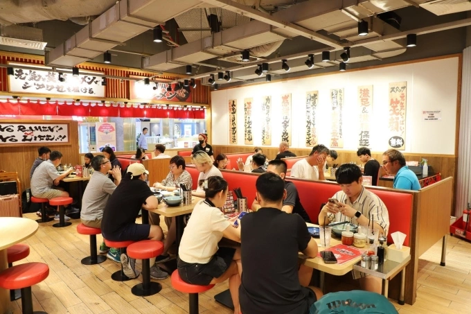 Không gian quán bày trí theo phong cách Nhật Bản. Ảnh: Machida Shoten