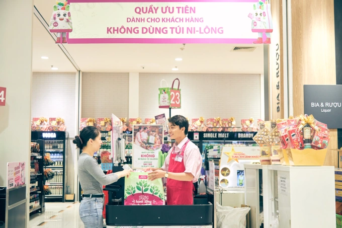 Aeon Việt Nam chú trọng đào tạo tư duy về thái độ tận tâm và tinh thần phục vụ. Ảnh: Aeon Việt Nam