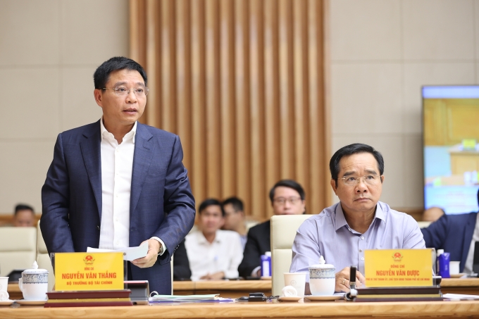 Bộ trưởng Tài chính Nguyễn Văn Thắng phát biểu tại hội nghị, ngày 1/11. Ảnh: VGP