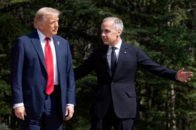 Tổng thống Mỹ Donald Trump và Thủ tướng Canada Mark Carney ngày 16/6. Ảnh: Reuters