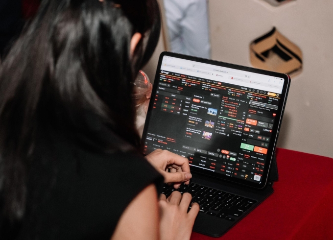 Chuyên gia khuyến nghị nhà đầu tư nên phòng thủ linh hoạt dịp cuối năm. Ảnh: DNSE