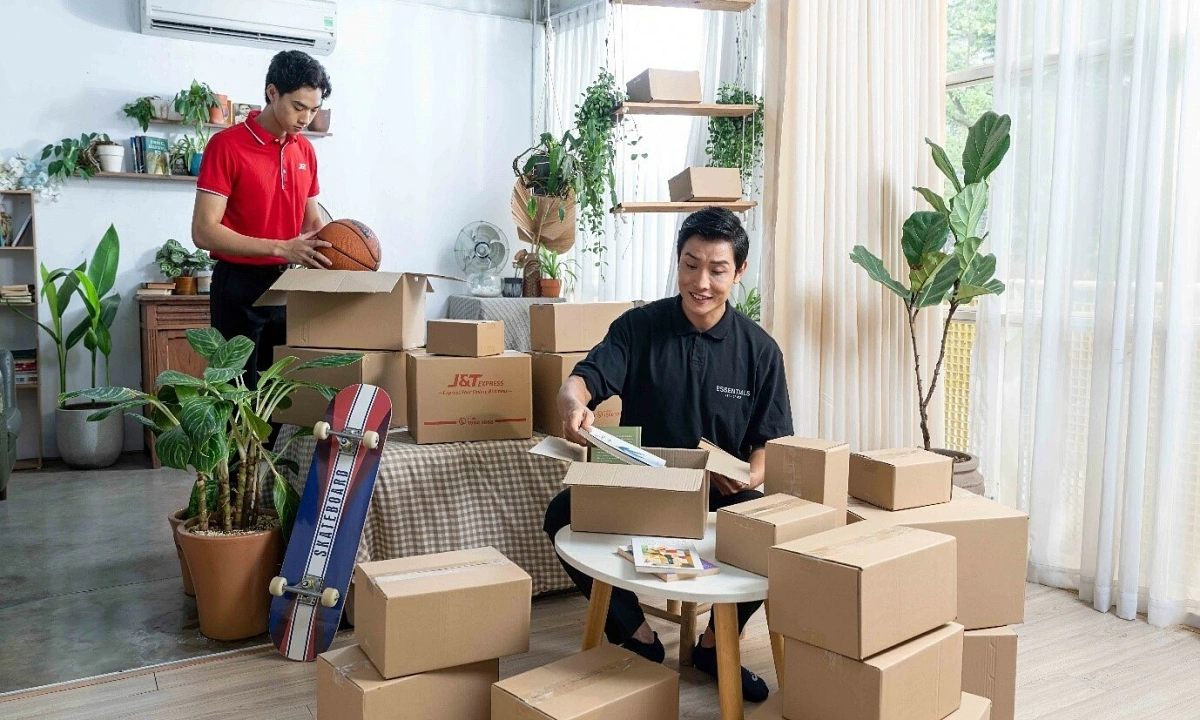 Hành trình J&T Express nâng cao trải nghiệm người dùng năm 2025