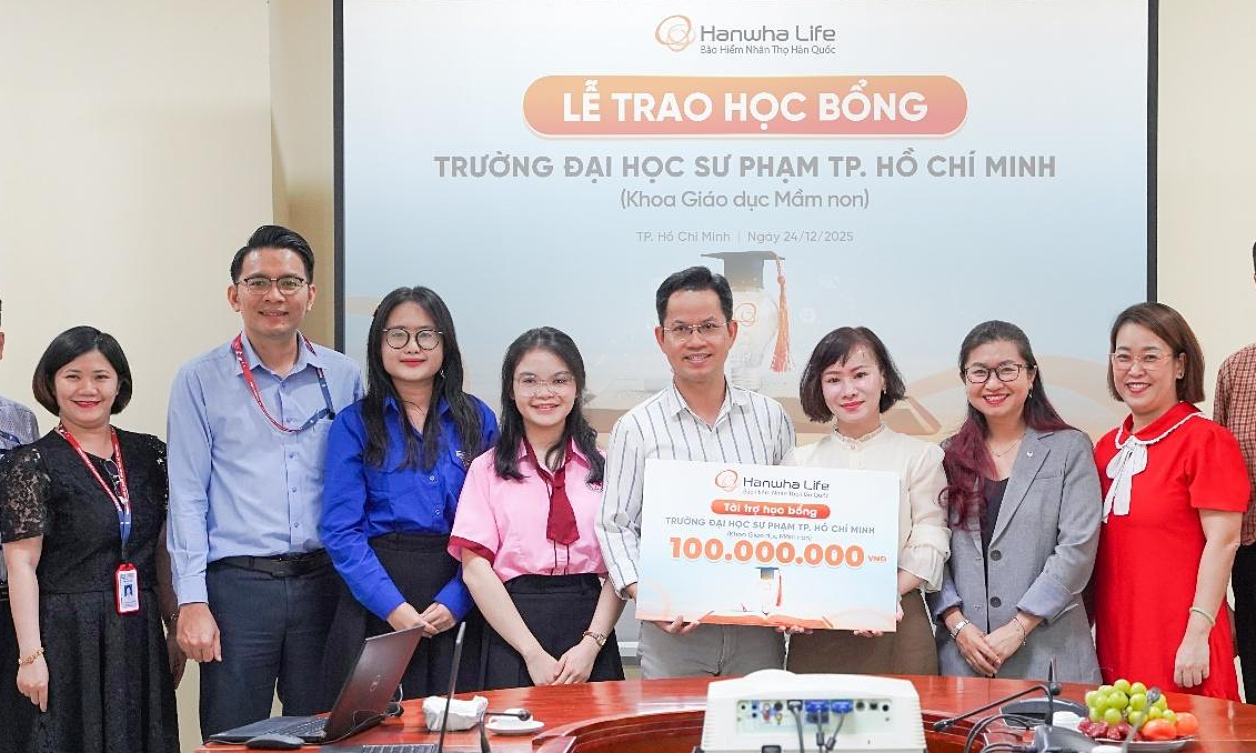 Hanwha Life trao 100 triệu học bổng cho Đại học Sư phạm TP HCM