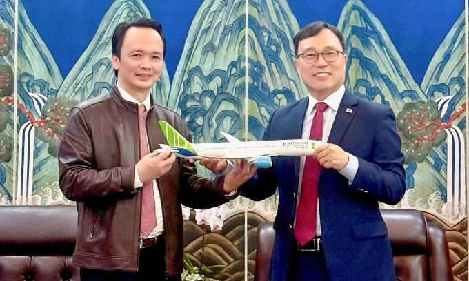 Ông Trịnh Văn Quyết xuất hiện tại cuộc gặp Đại sứ Hàn Quốc tại Việt Nam. Ảnh: FLC