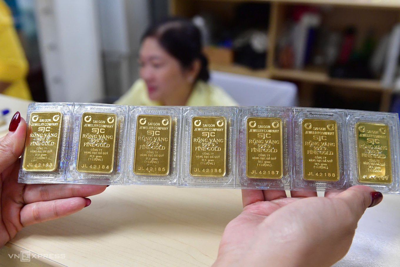 Giá vàng hôm nay: Giá vàng lên sát 190 triệu đồng