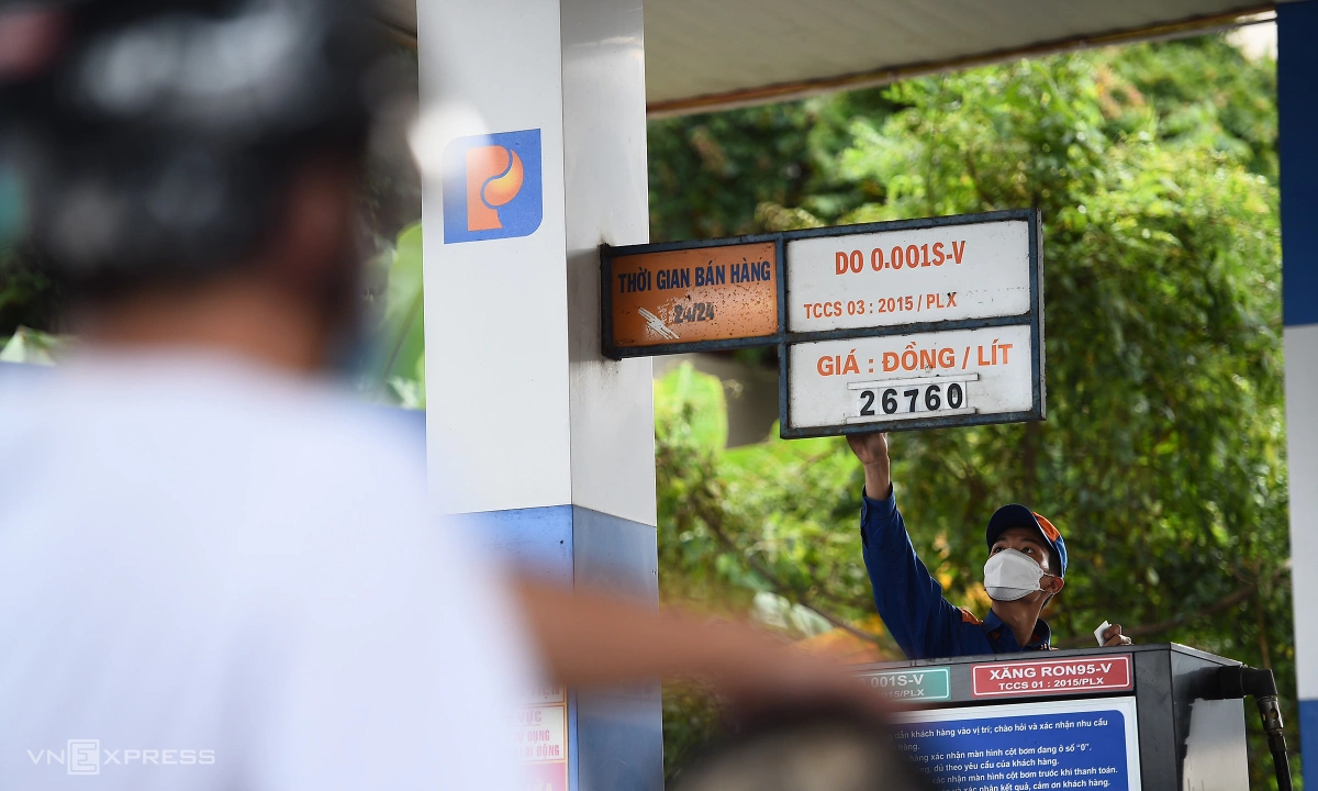 Giá dầu thô ảnh hưởng như thế nào tới túi tiền của bạn?