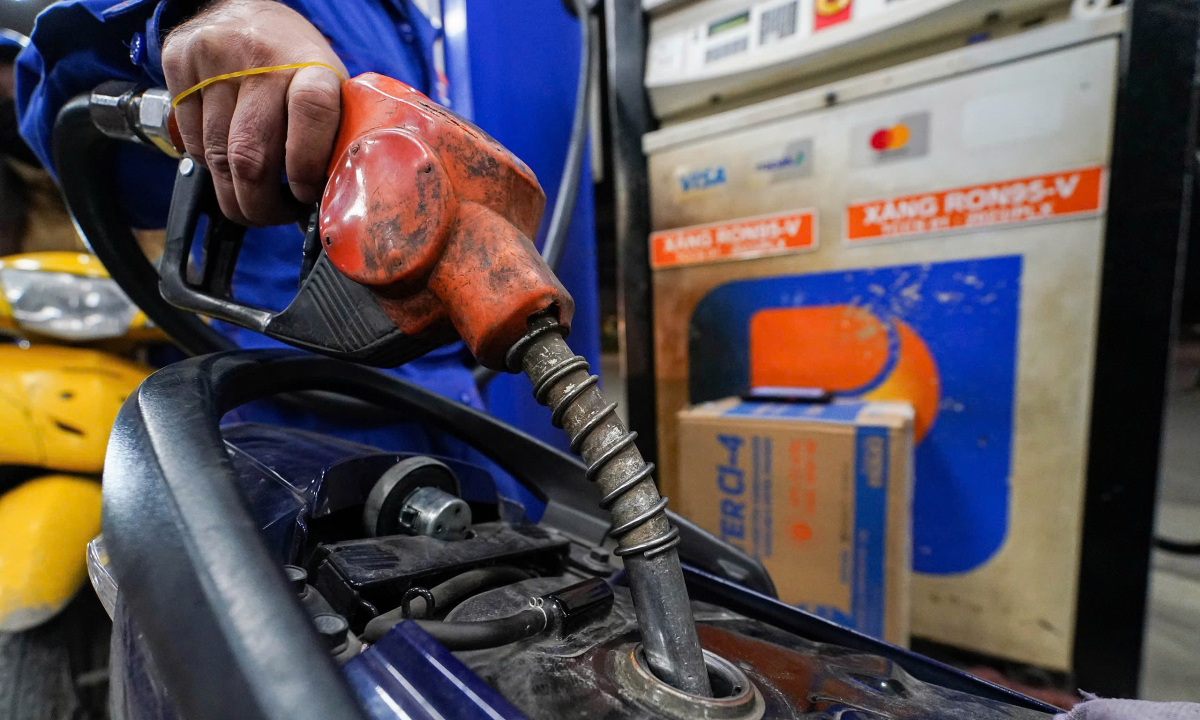 Tiếp tục xả quỹ bình ổn giữ giá xăng dầu