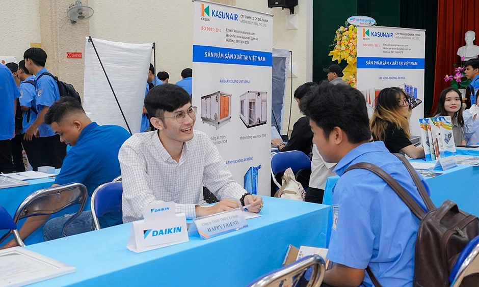 Khí mát lành, sống trọn vẹn Thương hiệu Tư vấn Sản phẩm Daikin Vietnam hợp tác 46 trường nghề đào tạo nhân lực điện lạnh